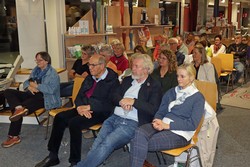 Insgesamt rund 60 Zuhörende saßen an unterschiedlichen...