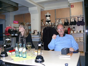 Raúl Argemí mit seiner Übersetzerin Susanne Mende. (WP-Foto: Christiane Weinhold)