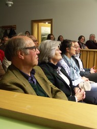 Kriminacht Island mit Viktor Arnar Ingólfsson und Óttar M. Norðfjörð, Amtsgericht Bad Berleburg 19.09.2011, Publikum der Kriminacht, Foto: Volker Gastreich (SZ)