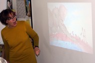 Kindergarten-Lesung: 'Ein Krokodil unterm Bett' von Ingrid und Dieter Schubert; Ingrid Schubert, ein Elefant und eine Horde von Mäusen; Foto: Jens Gesper