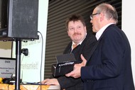 Vortrag: 'Wittgenstein und die Oranier - ein historischer Streifzug durch die Nachbarschaftsbeziehungen' von Dr. Ulf Lückel in der Cafeteria der Odebornklinik: Dr. Ulf Lückel und Otto Marburger (Kulturgemeinde); Foto: Jens Gesper