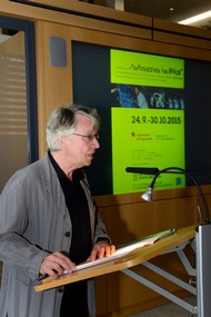 Fotoausstellung: 'Indonesien im Blick - ein Vielvölkerstaat am Rande des Pazifiks' - Ethnien - Kultur - Handwerk von Klaus-Werner Friedrich; Schirmherr Prof. Dr. Ralf Schnell führt in die Ausstellung ein; Foto: Klaus Werner Friedrich