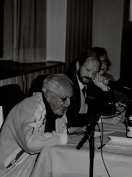 Lesung: Die-Ein-Mann-Armee von Moacyr Scliar, Kurhaus 11.10.1994, Prof. Dr. Max Halhuber (Schirmherr), Moacyr Scliar, Barbara Mesquita (Übersetzung), Foto: Gerd Gerhard (privat)