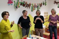 Kindergarten-Lesung: 'Ein Krokodil unterm Bett' von Ingrid und Dieter Schubert; Ingrid Schubert (Illustratorin); Annette Eckhardt-Sommer (Kita Leiterin), Bettina Born; Anneli Becker (Kita); Foto: Jens Gesper