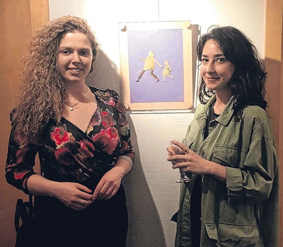 Ana Chubinidze (l.) und Elene Chichashvili sind eigentlich Architektin und Graphikdesignerin. Heute betreiben die beiden Frauen in Tiflis ein Studio, das sie in Anlehnung an ihren ersten Film 'Pocket Studio' genannt haben. (SZ-Foto: Anja Helmbrecht)
