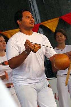 Fernando Teixeira (Leiter des Centro Cultural Cadência Capoeira, Siegen)
