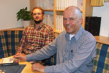 Óttar Martin Nordfjörd (l.) und Viktor Arnar Ingólfsson im Gespräch. (SZ-Foto: Dr. Volker Gastreich)