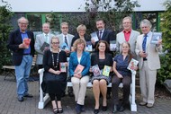 Pressekonferenz 04.09.2014, Otto Marburger (Kulturgemeinde), Karsten Wolter (Touristiverein), Dr. Ralf Grünther (Klinikleiter), Bettina Born (Kulturgemeinde), Bernd Fuhrmann (Bürgermeister Bad Berleburg), Christoph Haupt (Kulturgemeinde), Prof. Dr. Ralf Schnell (Schirmherr), Anna Kondracka (Finnland-Institut), Marlen Jourdan (VHS des Kreises Siegen-Wittgenstein), Jutta Wallert (Buchhandlung MankelMuth), Rikarde Riedesel (Stadt Bad Berleburg), Foto: Dagmar Hornung (WP)