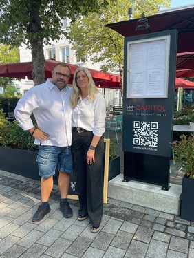 Das Ehepaar Pontzen im neuen CAPITOL in Bad Berleburg präsentiert: Philippinische Lumpia (Foto: privat)