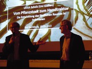 Otto Marburger (Kulturgemeinde) begrüßt Prof. Dr. Ulrich Scholz, Foto: Rikarde Riedesel