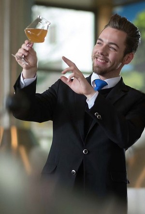 Bierverkostung Tschechien: Biersommelier Maximilian Müsse (Foto: Das neue CAPITOL)