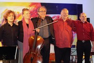 Konzert: 'Französische Chansons' mit dem Café de Paris und Gesang von Jean-Claude Séférian: Ein glungener Konzertabend geht zu Ende, Foto: Jens Gesper