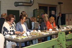 Wie schon im vergangenen Jahr hielt das Bildungszentrum Wittgenstein für die Literaturpflaster-Gäste ein ganz außergewöhnliches Ambiente bereit: fürs Essen,...