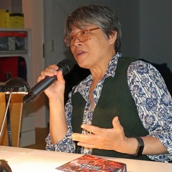 Gern antwortete Candy Gourlay bei der Literaturpflaster-Lesung auf die Fragen aus dem Publikum.